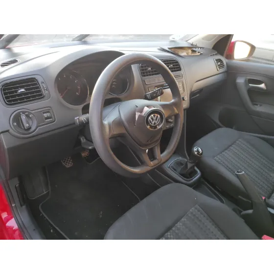 VOLKSWAGEN POLO (6C1) '2014 1.0 ROJO