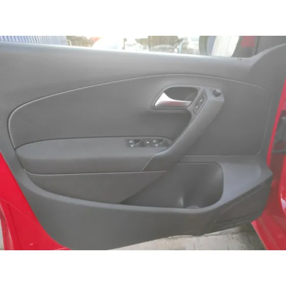 VOLKSWAGEN POLO (6C1) '2014 1.0 ROJO