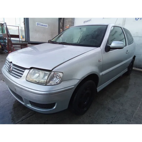 VOLKSWAGEN POLO BERLINA (6N2) '2001 1.4 16V PLATA