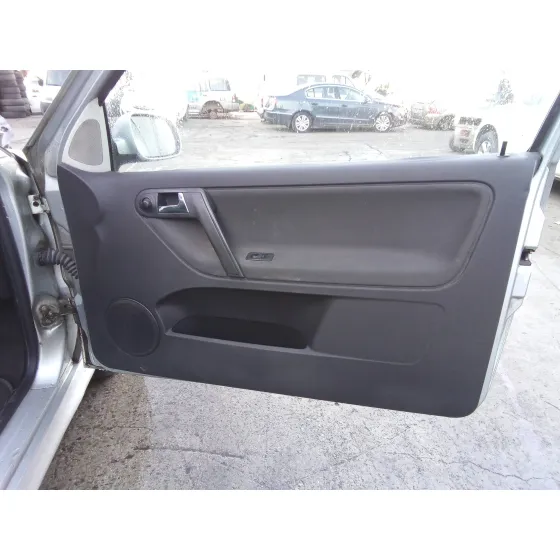 VOLKSWAGEN POLO BERLINA (6N2) '2001 1.4 16V PLATA