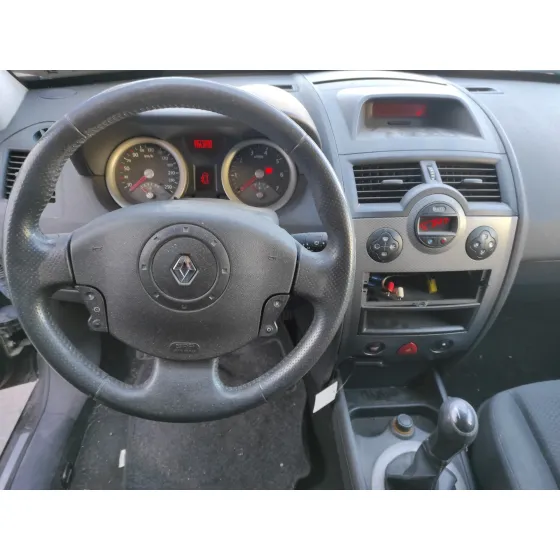 RENAULT MEGANE II BERLINA 5P '2005 1.6 16V NEGRO