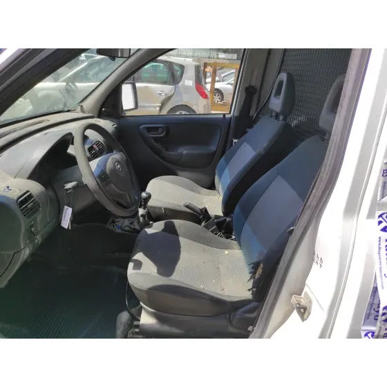 OPEL COMBO (CORSA C) '2010 1.3 16V CDTI BLANCO