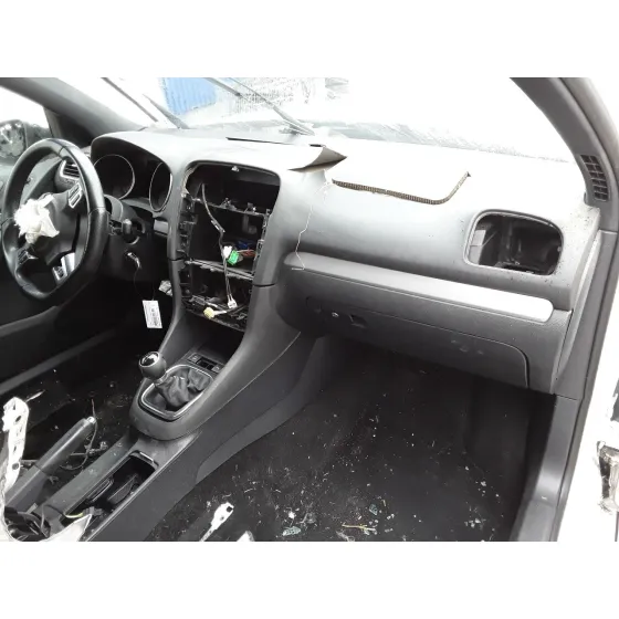VOLKSWAGEN GOLF VI (5K1) '2010 1.6 TDI DPF BLANCO