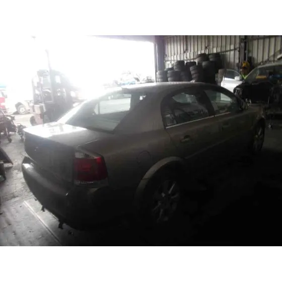OPEL VECTRA C BERLINA '2004 2.2 16V CAT (Z 22 YH / LCH) DORADO