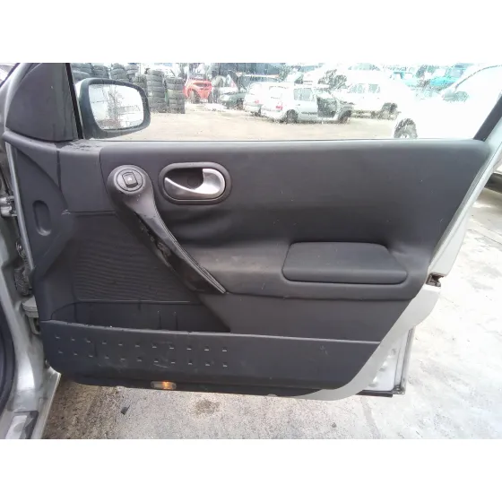 RENAULT MEGANE II CLASSIC BERLINA '2005 1.6 16V PLATA