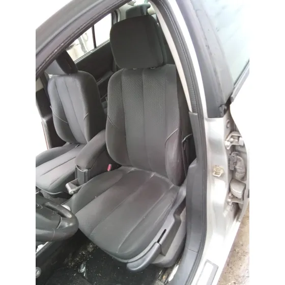 RENAULT MEGANE II CLASSIC BERLINA '2005 1.6 16V PLATA