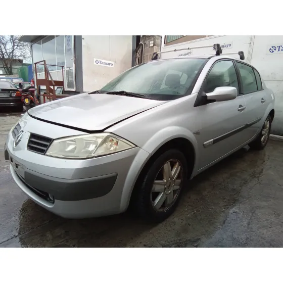 RENAULT MEGANE II CLASSIC BERLINA '2005 1.6 16V PLATA