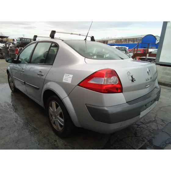 RENAULT MEGANE II CLASSIC BERLINA '2005 1.6 16V PLATA