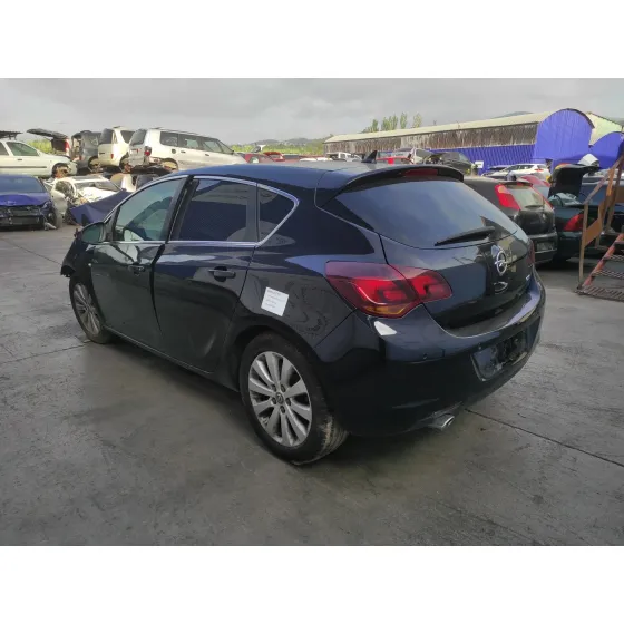 OPEL ASTRA J LIM. '2011 2.0 16V CDTI NEGRO