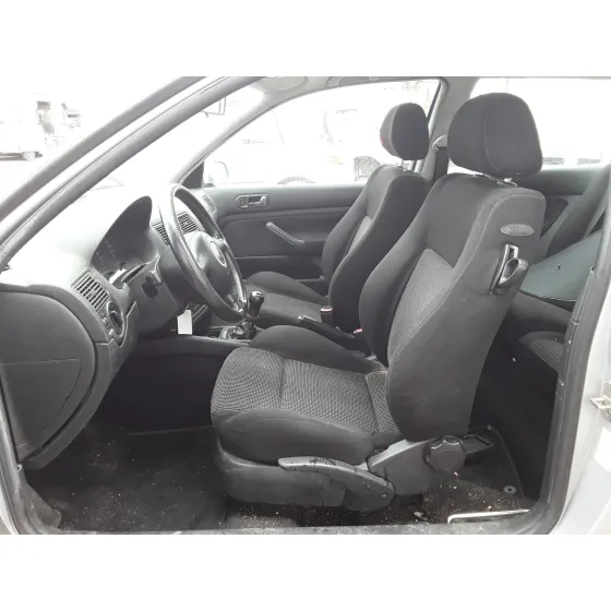 VOLKSWAGEN GOLF IV BERLINA (1J1) '2000 * PLATA