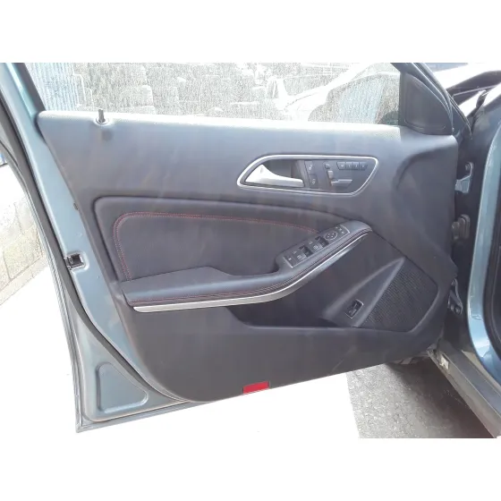 MERCEDES CLASE GLA (W156) 2015 * GRIS