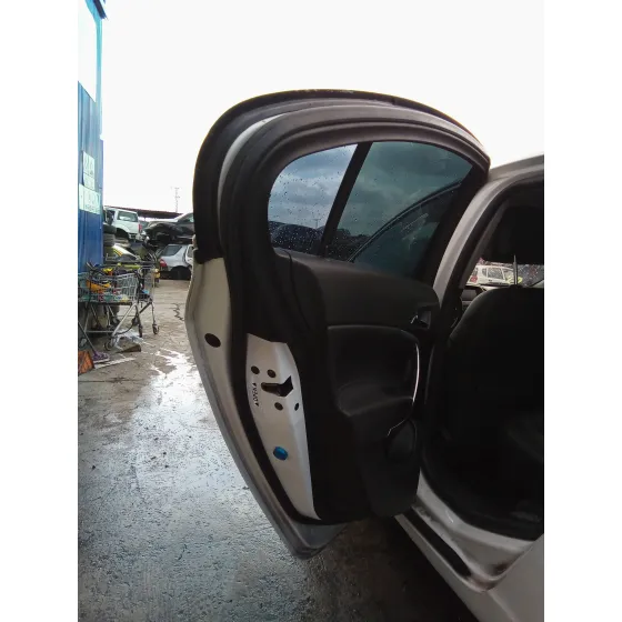 OPEL INSIGNIA BERLINA '2010 2.0 CDTI CAT BLANCO