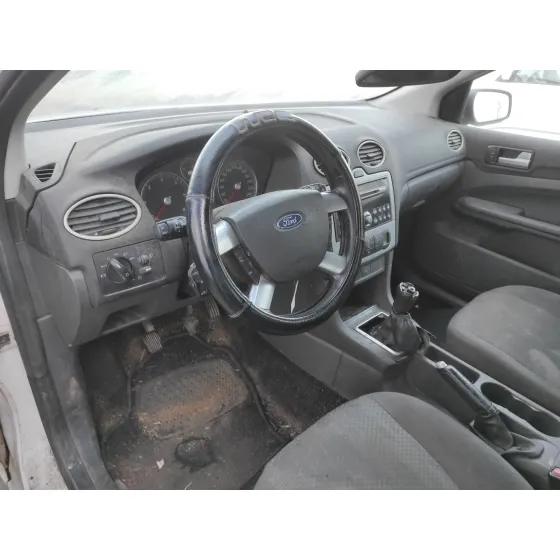 FORD FOCUS BERLINA (CAP) '2006 * BLANCO