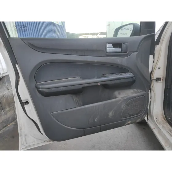 FORD FOCUS BERLINA (CAP) '2006 * BLANCO