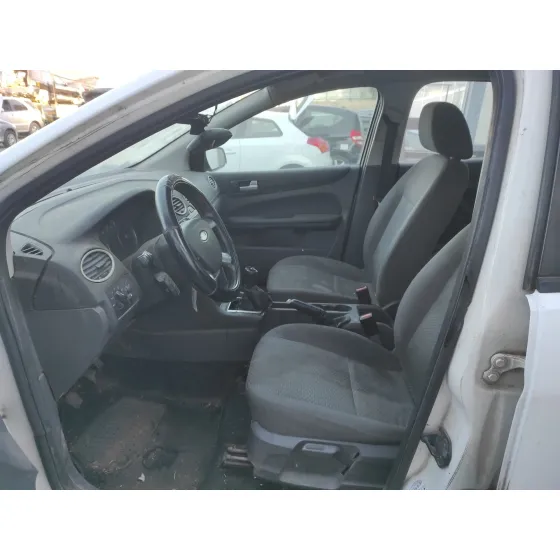 FORD FOCUS BERLINA (CAP) '2006 * BLANCO