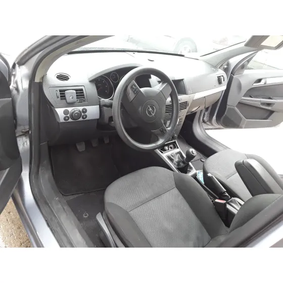 OPEL ASTRA H BERLINA '2005 1.9 CDTI PLATA
