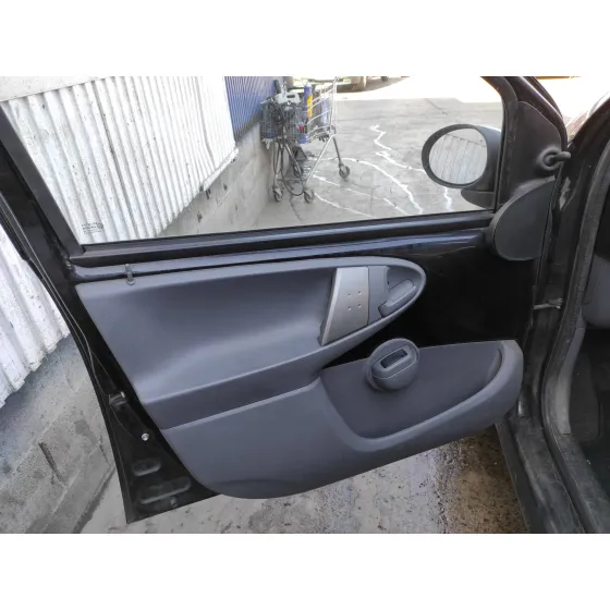 PEUGEOT 107 '2009 1.0 CAT (384F) NEGRO