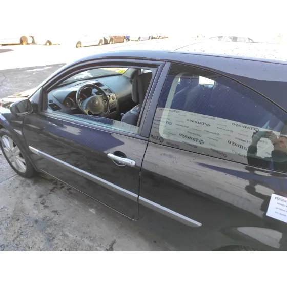 RENAULT MEGANE II BERLINA 3P '2005 1.6 16V NEGRO
