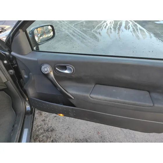 RENAULT MEGANE II BERLINA 3P '2005 1.6 16V NEGRO