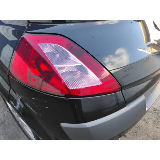 RENAULT MEGANE II BERLINA 3P '2005 1.6 16V NEGRO