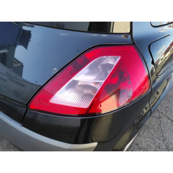 RENAULT MEGANE II BERLINA 3P '2005 1.6 16V NEGRO
