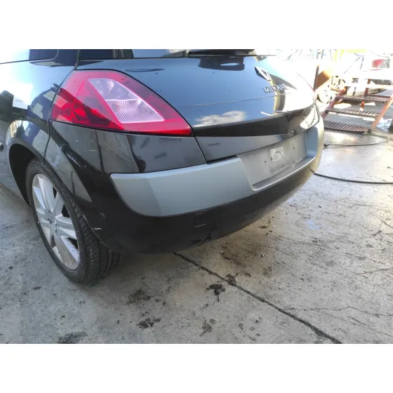 RENAULT MEGANE II BERLINA 3P '2005 1.6 16V NEGRO