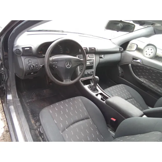 MERCEDES CLASE C (W203) SPORTCOUPE '2003 C 220 CDI (LA) (203.708) NEGRO