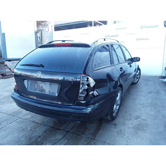 MERCEDES CLASE C (W203) FAMILIAR '2004 2.2 CDI CAT NEGRO