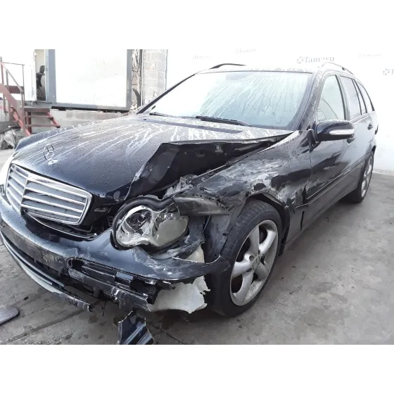 MERCEDES CLASE C (W203) FAMILIAR '2004 2.2 CDI CAT NEGRO