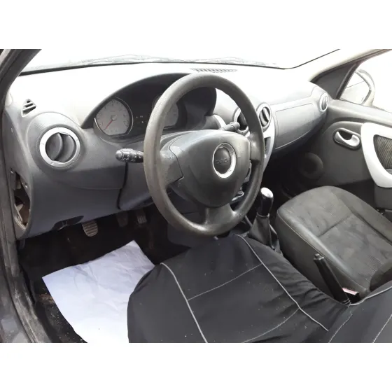 DACIA LOGAN '2010 * NEGRO