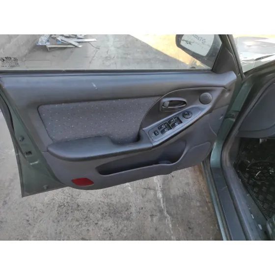 HYUNDAI ELANTRA (XD) '2001 1.6 16V CAT VERDE