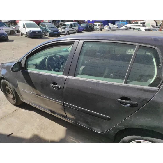 VOLKSWAGEN GOLF V BERLINA (1K1) '2006 1.6 NEGRO AZUL