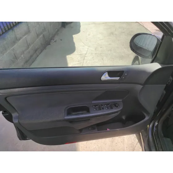 VOLKSWAGEN GOLF V BERLINA (1K1) '2006 1.6 NEGRO AZUL