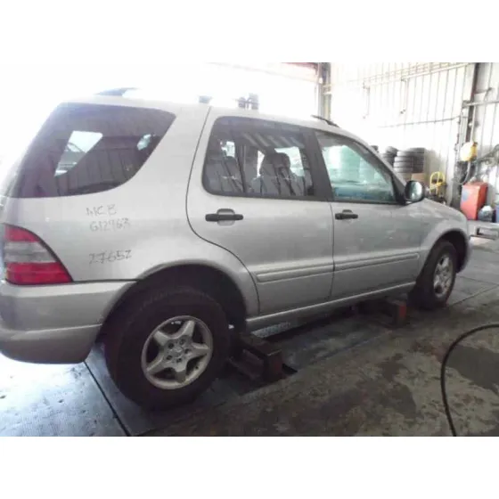 MERCEDES CLASE M (W163) '1999 2.7 CDI 20V CAT PLATA