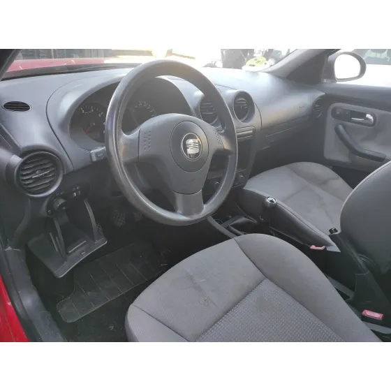 SEAT IBIZA (6L1) '2003 1.4 16V ROJO