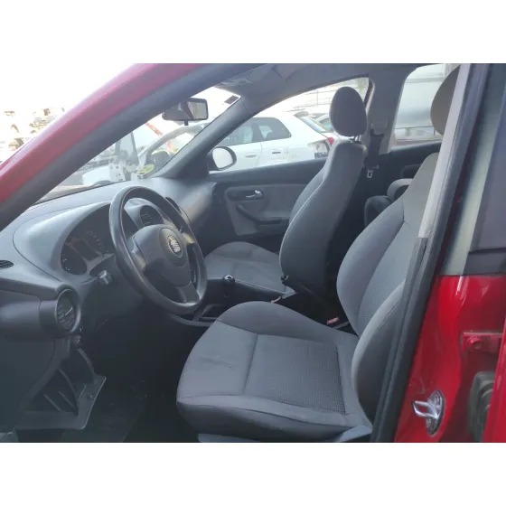 SEAT IBIZA (6L1) '2003 1.4 16V ROJO