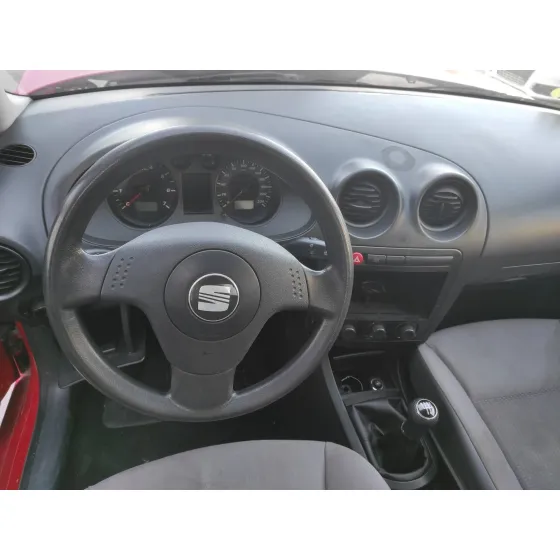 SEAT IBIZA (6L1) '2003 1.4 16V ROJO