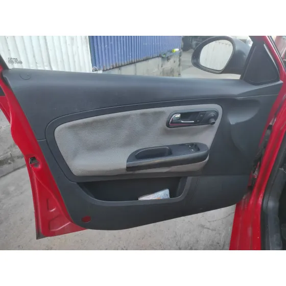 SEAT IBIZA (6L1) '2003 1.4 16V ROJO