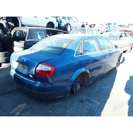 AUDI A4 BERLINA (8E) '2003 1.9 TDI AZUL