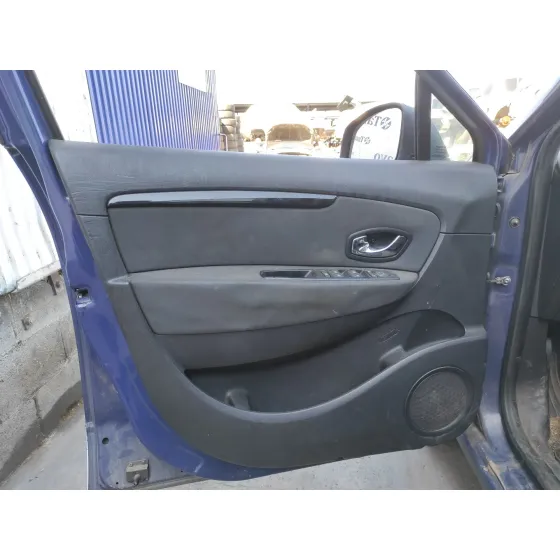 RENAULT SCENIC III '2014 1.2 16V AZUL