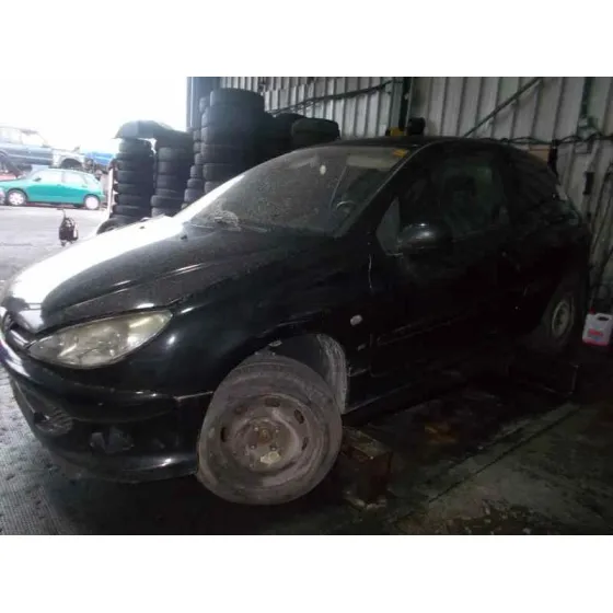PEUGEOT 206 BERLINA '2003 * NEGRO
