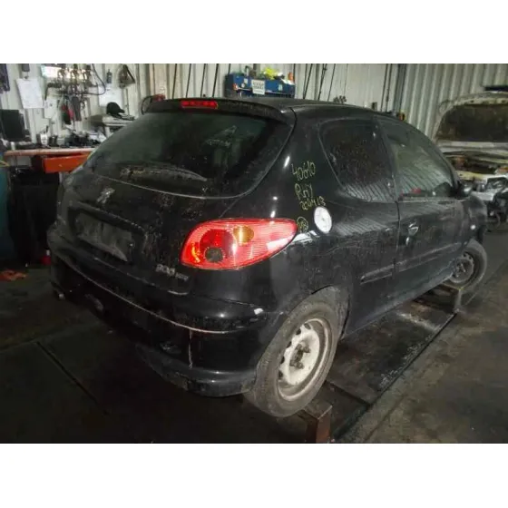 PEUGEOT 206 BERLINA '2003 * NEGRO