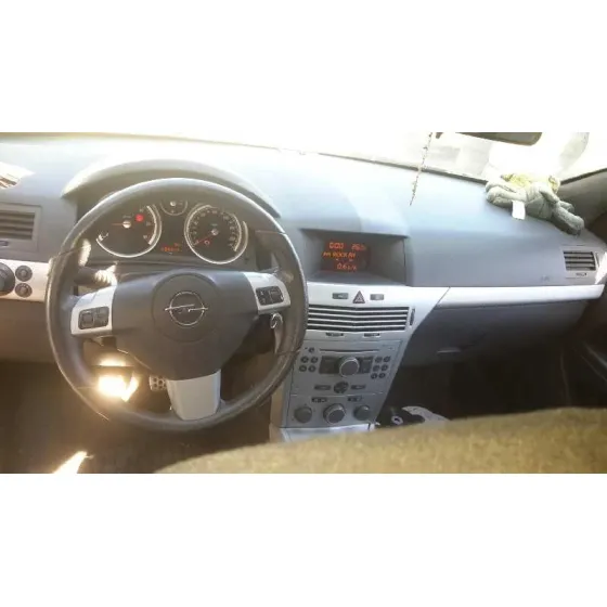 OPEL ASTRA GTC '2006 1.9 CDTI NEGRO