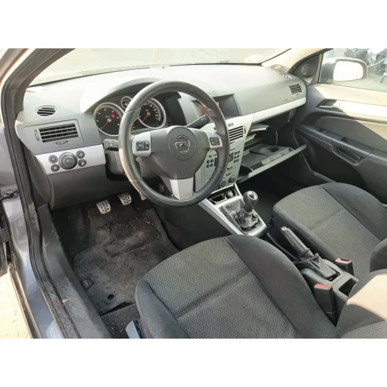 Opel ASTRA H GTC (A04) 2005