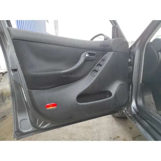 SEAT TOLEDO (1M2) '2003 * NEGRO