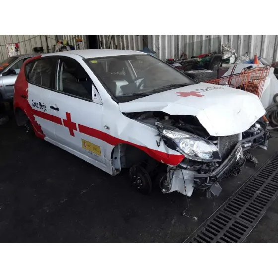HYUNDAI I30 '2010 1.6 CRDI CAT BLANCO