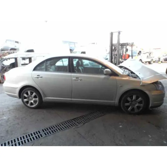 TOYOTA AVENSIS BERLINA (T25) '2003 2.0 16V CAT PLATA