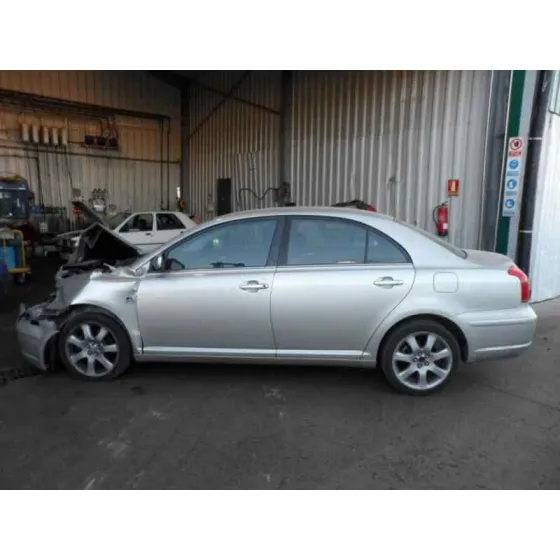 TOYOTA AVENSIS BERLINA (T25) '2003 2.0 16V CAT PLATA