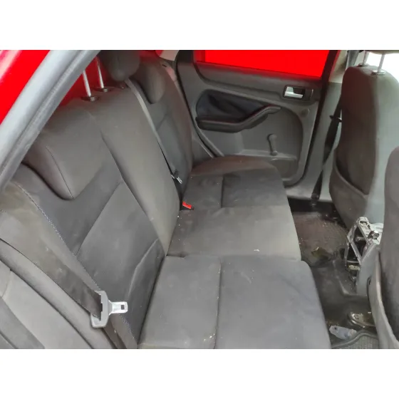 FORD FOCUS BERLINA (CAP) '2006 1.8 TDCI TURBODIESEL CAT ROJO