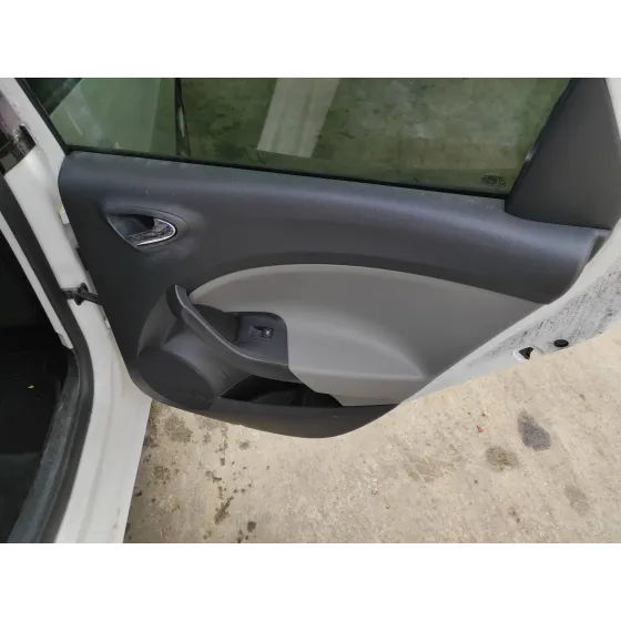SEAT IBIZA ST (6J8) '2013 1.6 TDI BLANCO